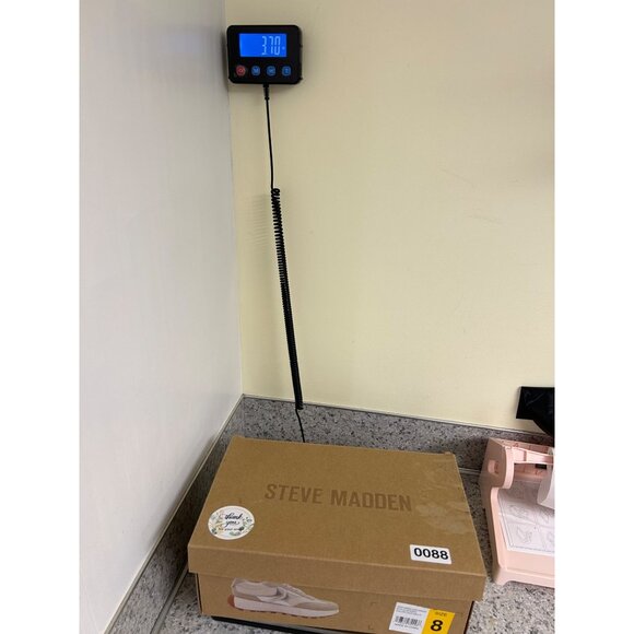 Steve Madden Escapade in white gray and silver retro jogger sneaker sz 8 women’s - Picture 7 of 7